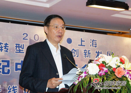 主持人:中国建筑业协会副会长 蒋志权 主持人:中国建筑业协会副会长 蒋志权